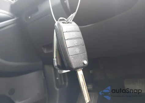 2017 Kia Sorento 2.4L Lx z USA, uszkodzony, nr VIN 5XYPG4A37HG323848